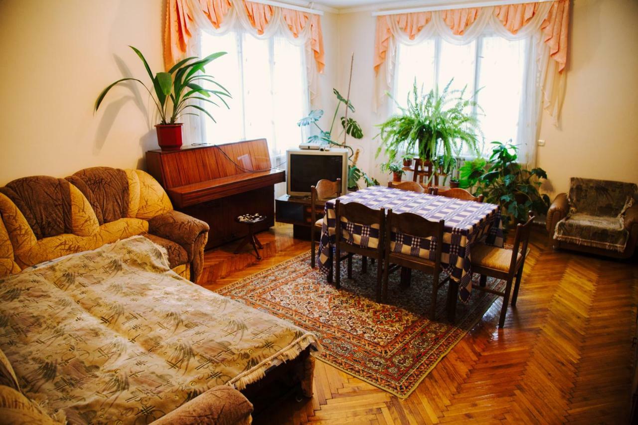 Apartamento Zabava Yaremche Exterior foto